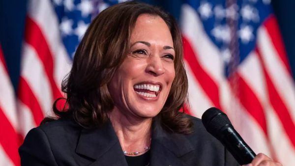 कमला हॅरिस यांनी काय दिले आश्वासन?